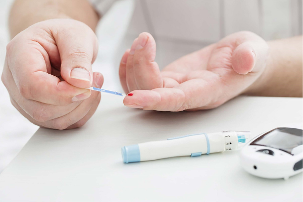 Sử dụng máy đo đường huyết cá nhân