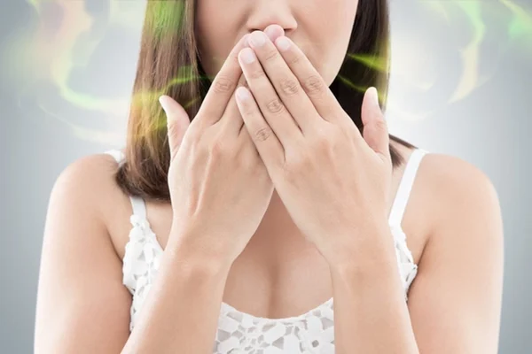 Ợ nóng và ợ chua là triệu chứng điển hình của trào ngược dạ dày